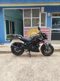 Brooklyn Black Bajaj Pulsar N160 Dual Channel ABS