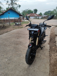 Brooklyn Black Bajaj Pulsar N160 Dual Channel ABS