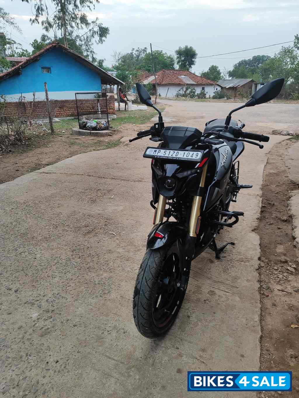Brooklyn Black Bajaj Pulsar N160 Dual Channel ABS Brooklyn Black Bajaj Pulsar N160 Dual Channel ABS