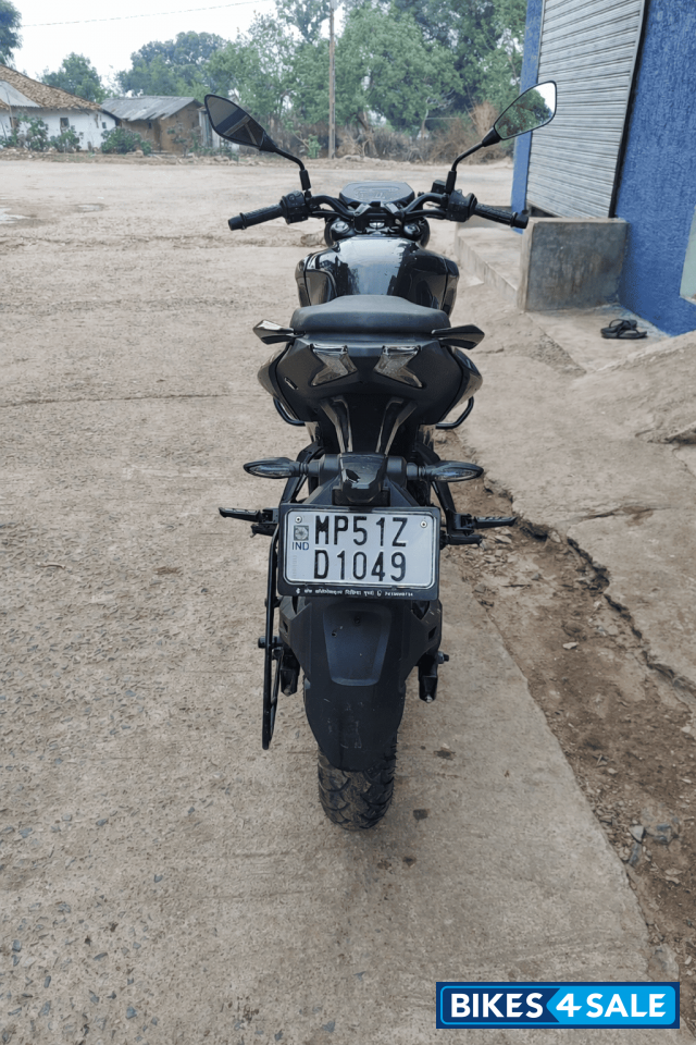 Brooklyn Black Bajaj Pulsar N160 Dual Channel ABS Brooklyn Black Bajaj Pulsar N160 Dual Channel ABS