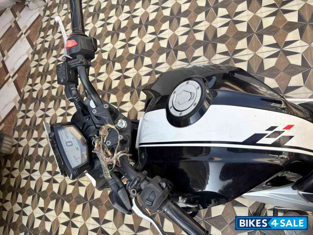 TVS Apache RTR 160 4V BS6