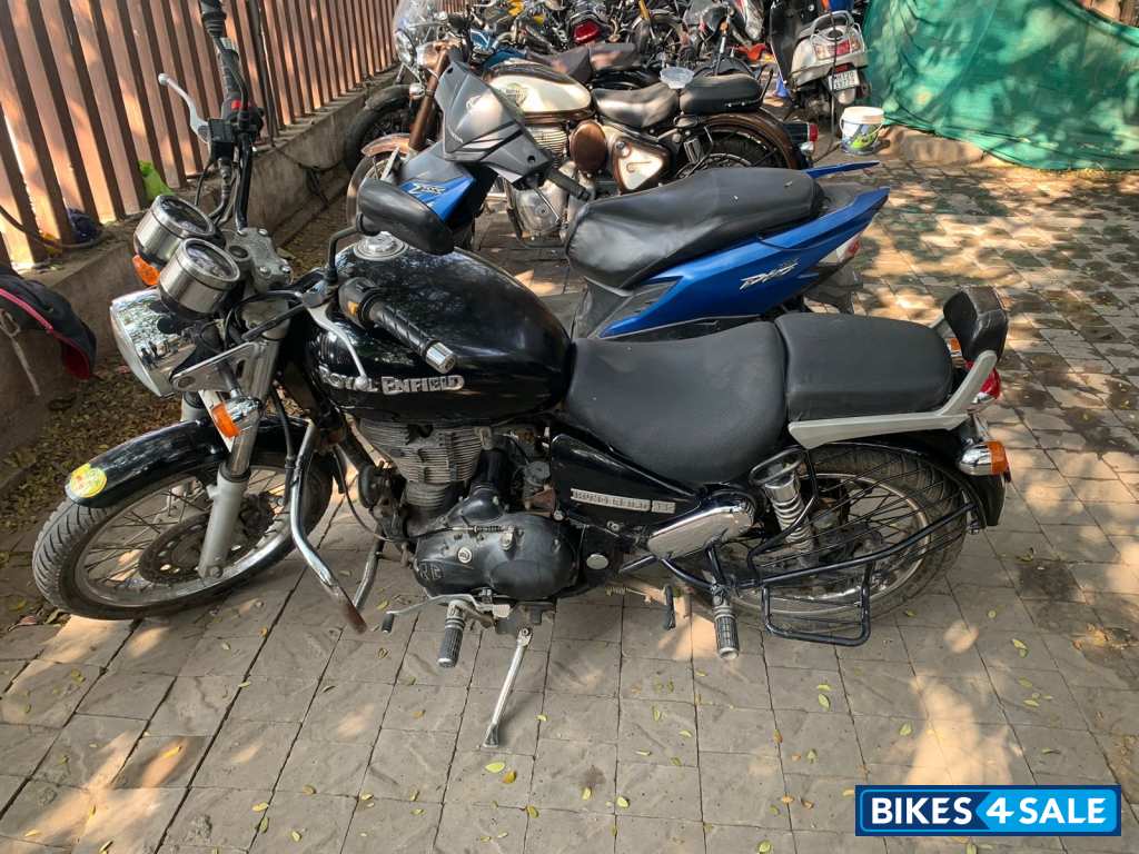 Black Royal Enfield Thunderbird 350