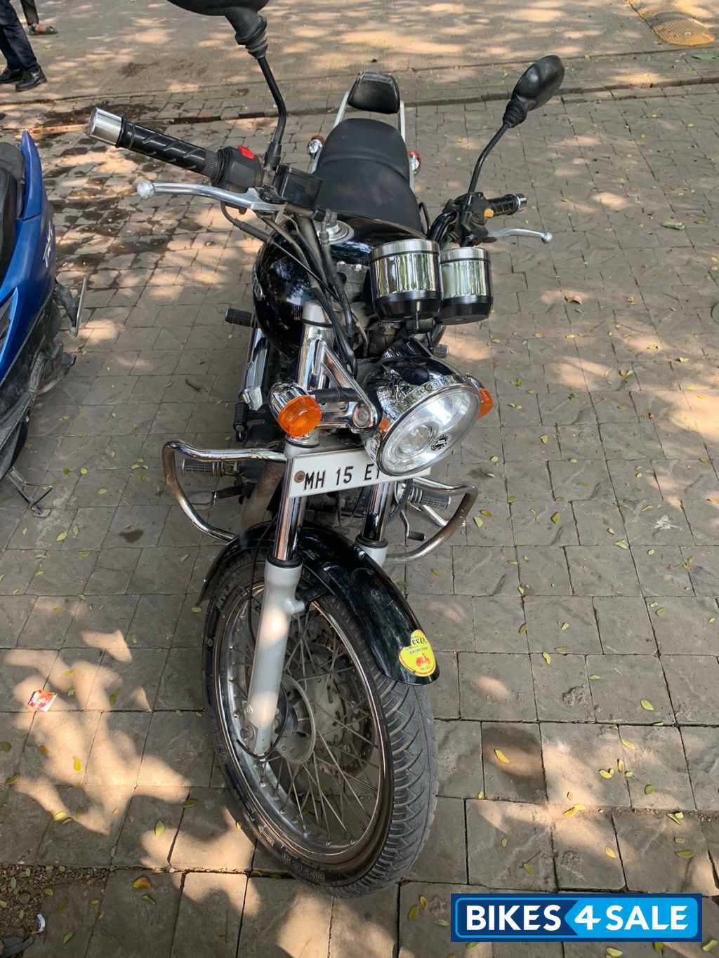 Black Royal Enfield Thunderbird 350