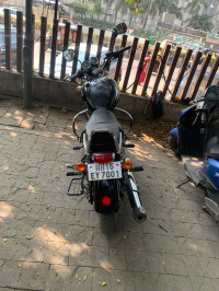 Black Royal Enfield Thunderbird 350