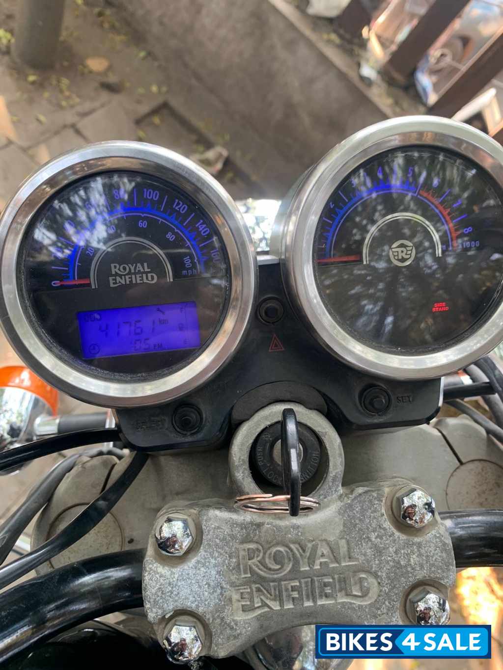 Black Royal Enfield Thunderbird 350