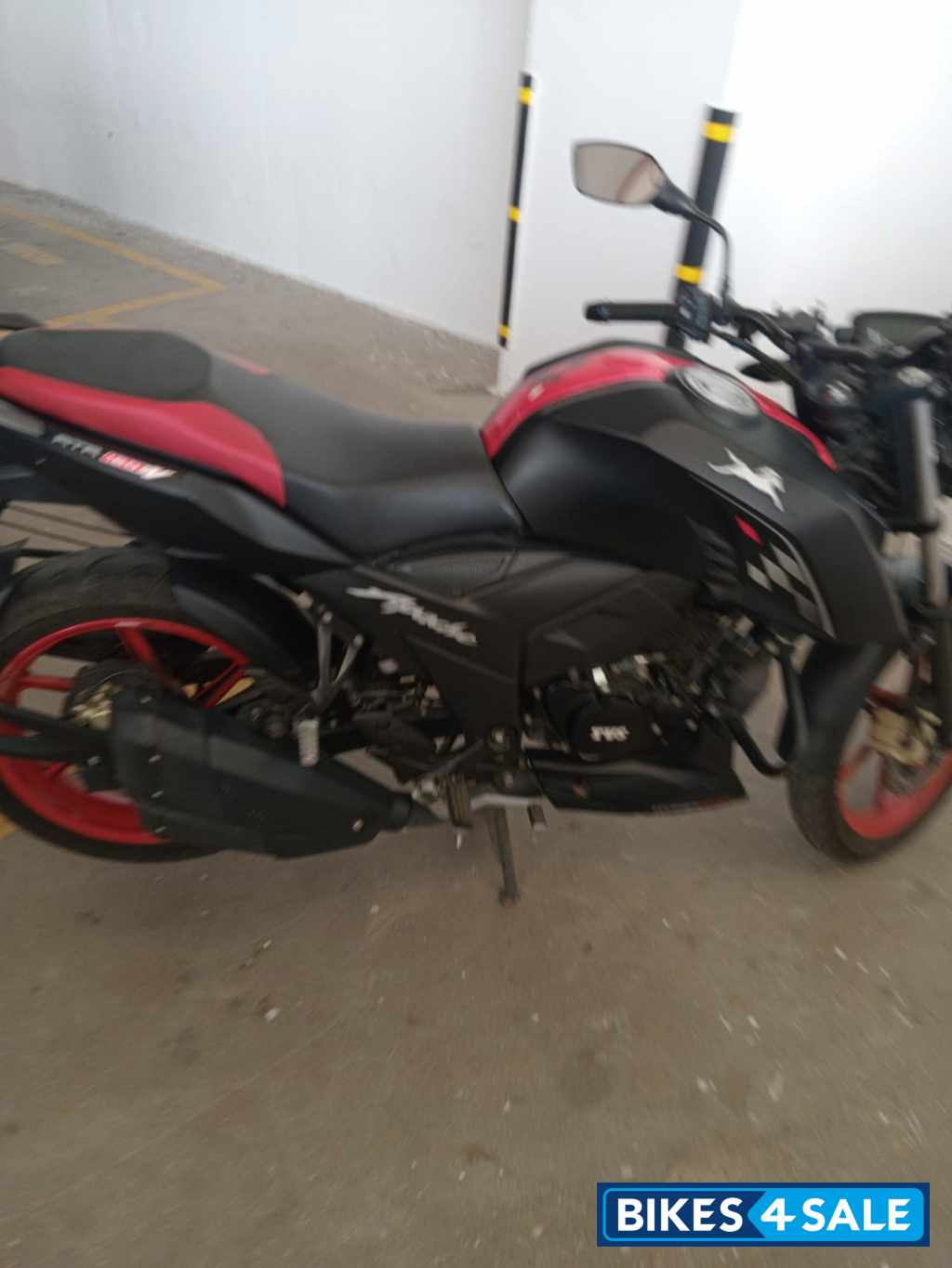 TVS Apache RTR 160 4V