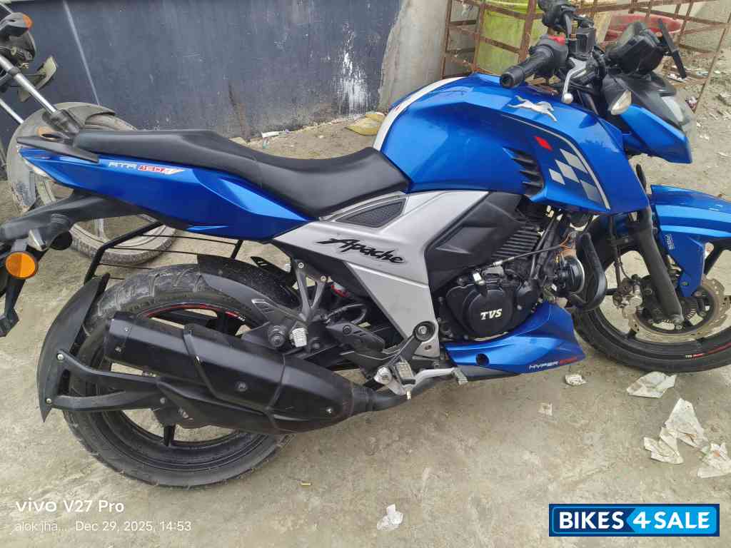 Blue TVS Apache RTR 160 4V