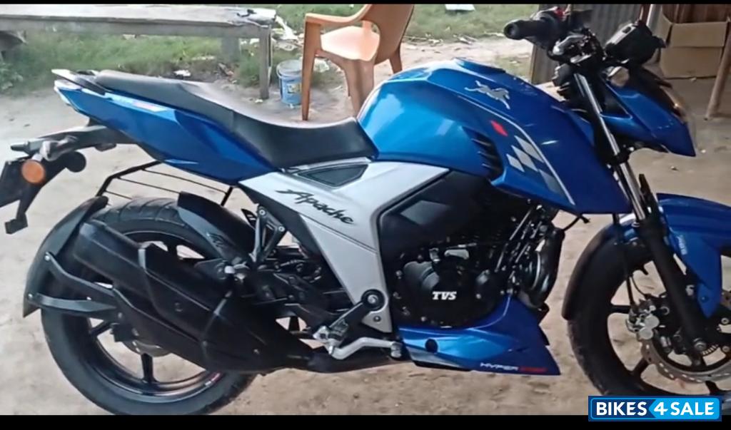 Blue TVS Apache RTR 160 4V
