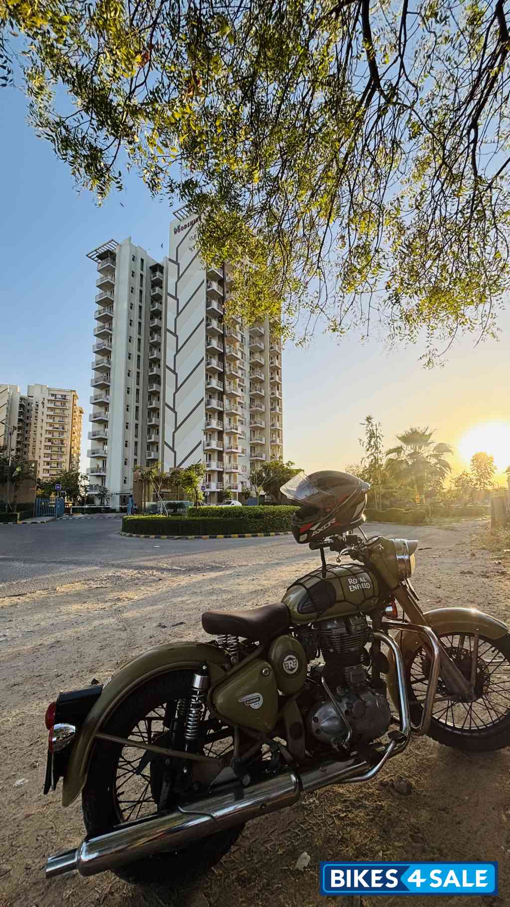Royal Enfield Classic Desert Storm