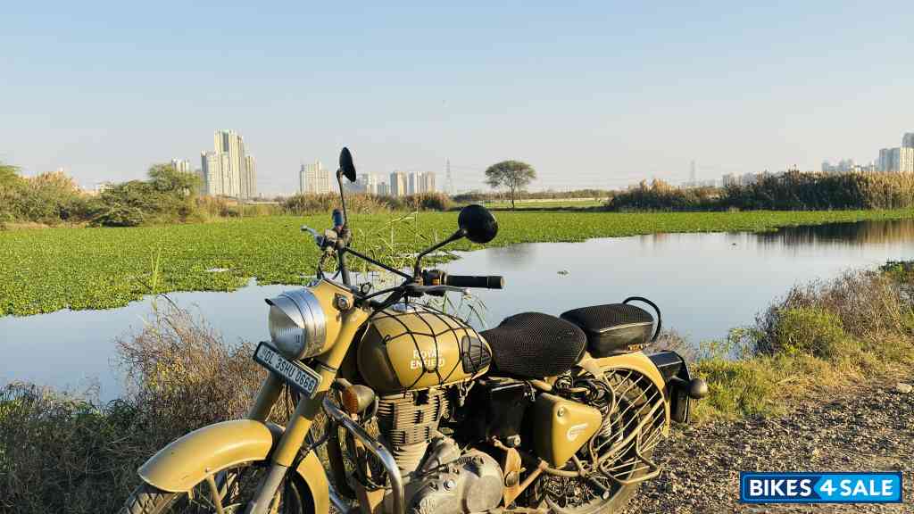 Royal Enfield Classic Desert Storm Royal Enfield Classic Desert Storm