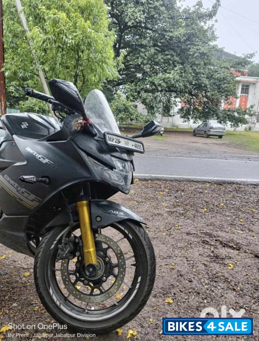 Black Suzuki Gixxer SF 250