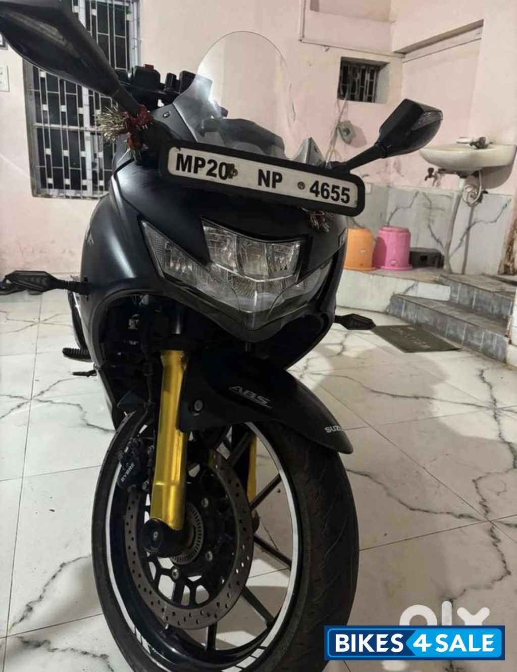 Black Suzuki Gixxer SF 250