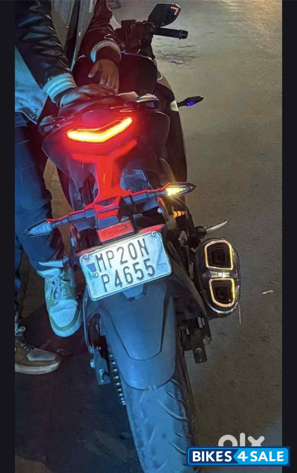 Black Suzuki Gixxer SF 250