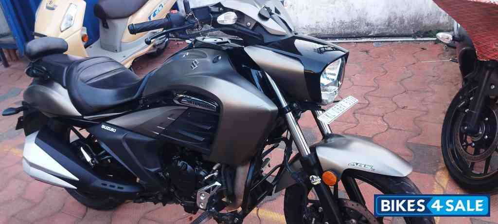 Titanium Suzuki Intruder 150 FI