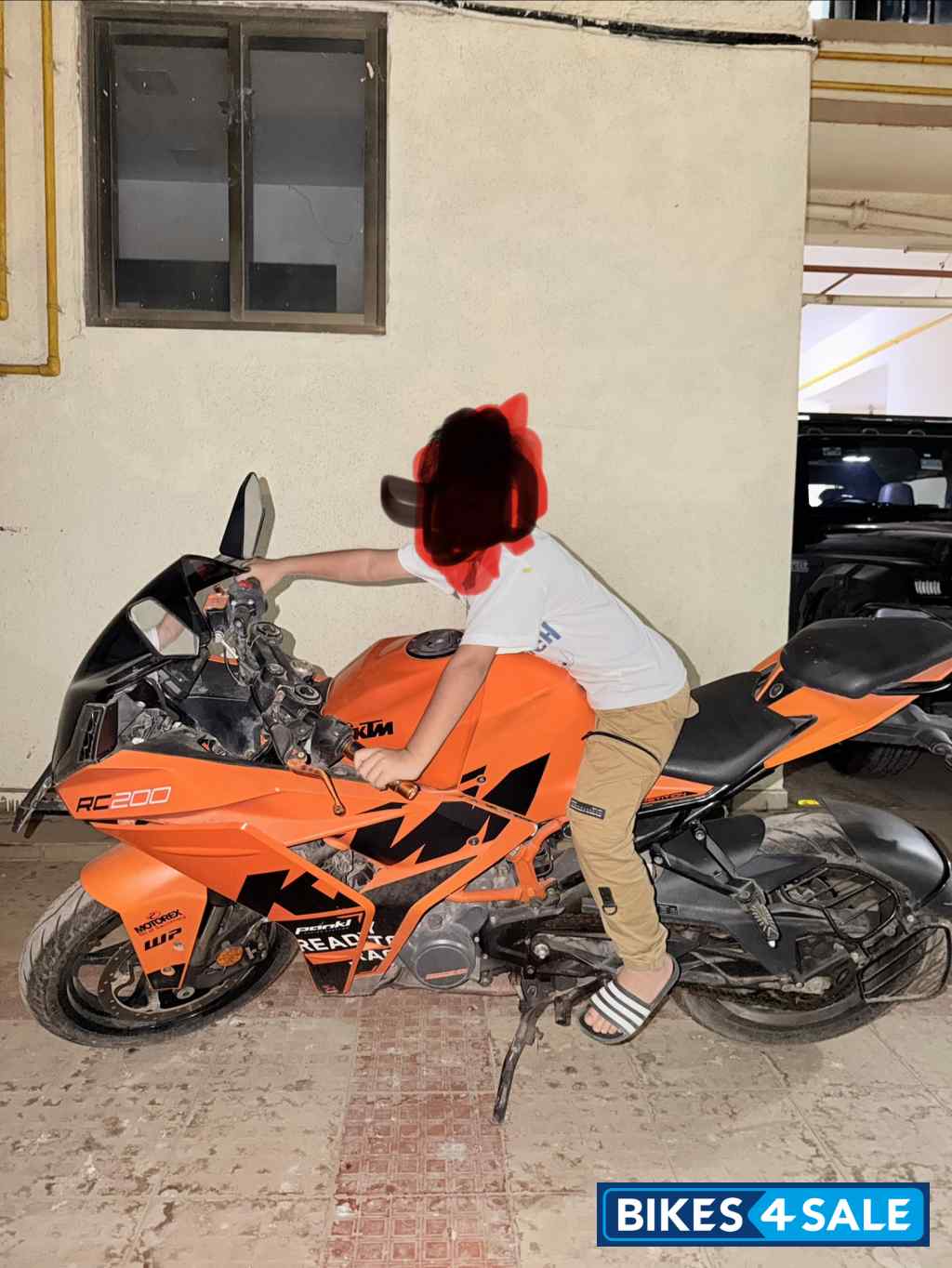 Orange KTM RC 200 GP