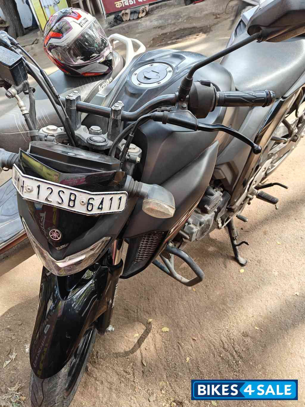 Mat Black 2 Yamaha FZ25