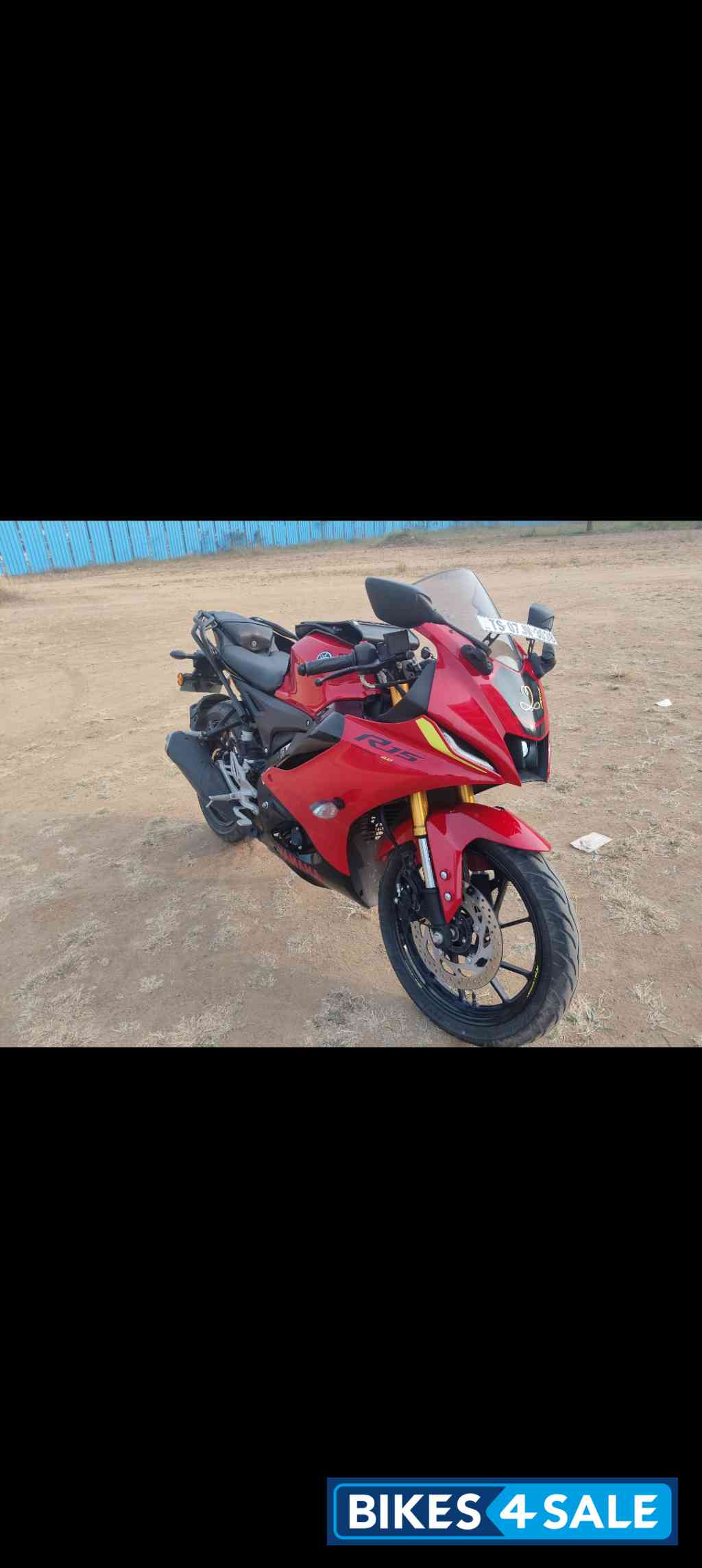 Red Yamaha R15 V4