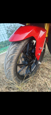 Red Yamaha R15 V4