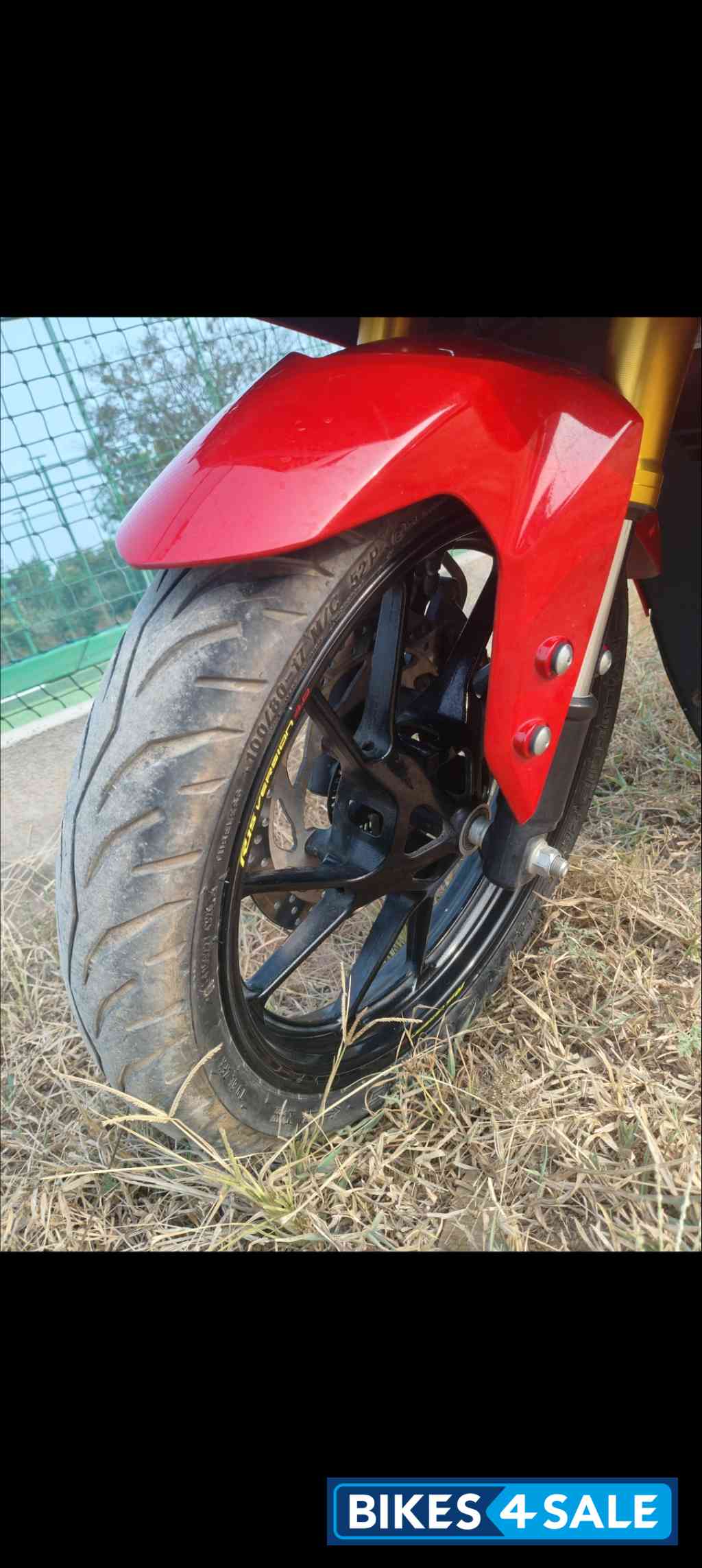 Red Yamaha R15 V4