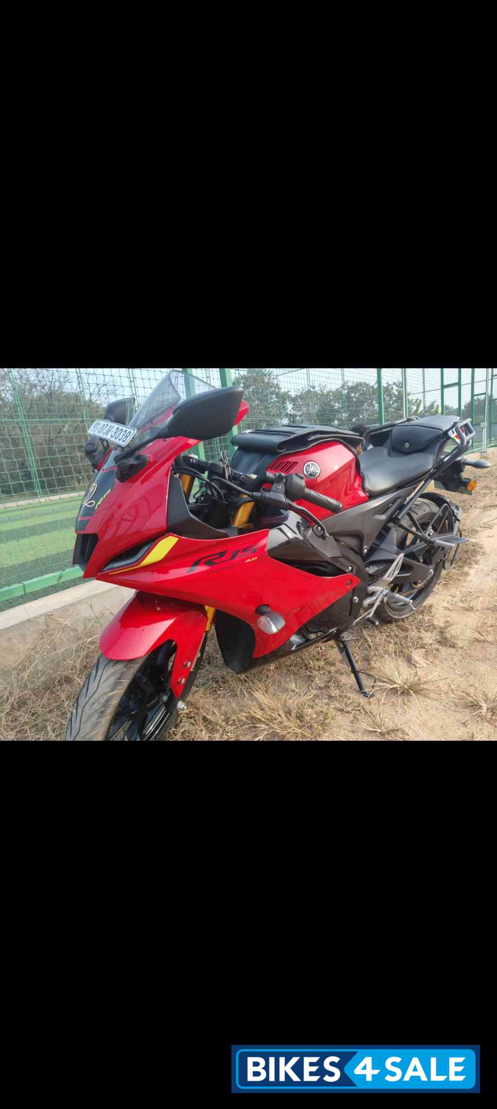 Red Yamaha R15 V4