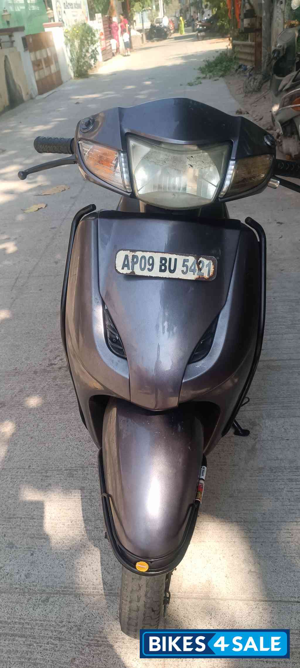 Gray Honda Activa