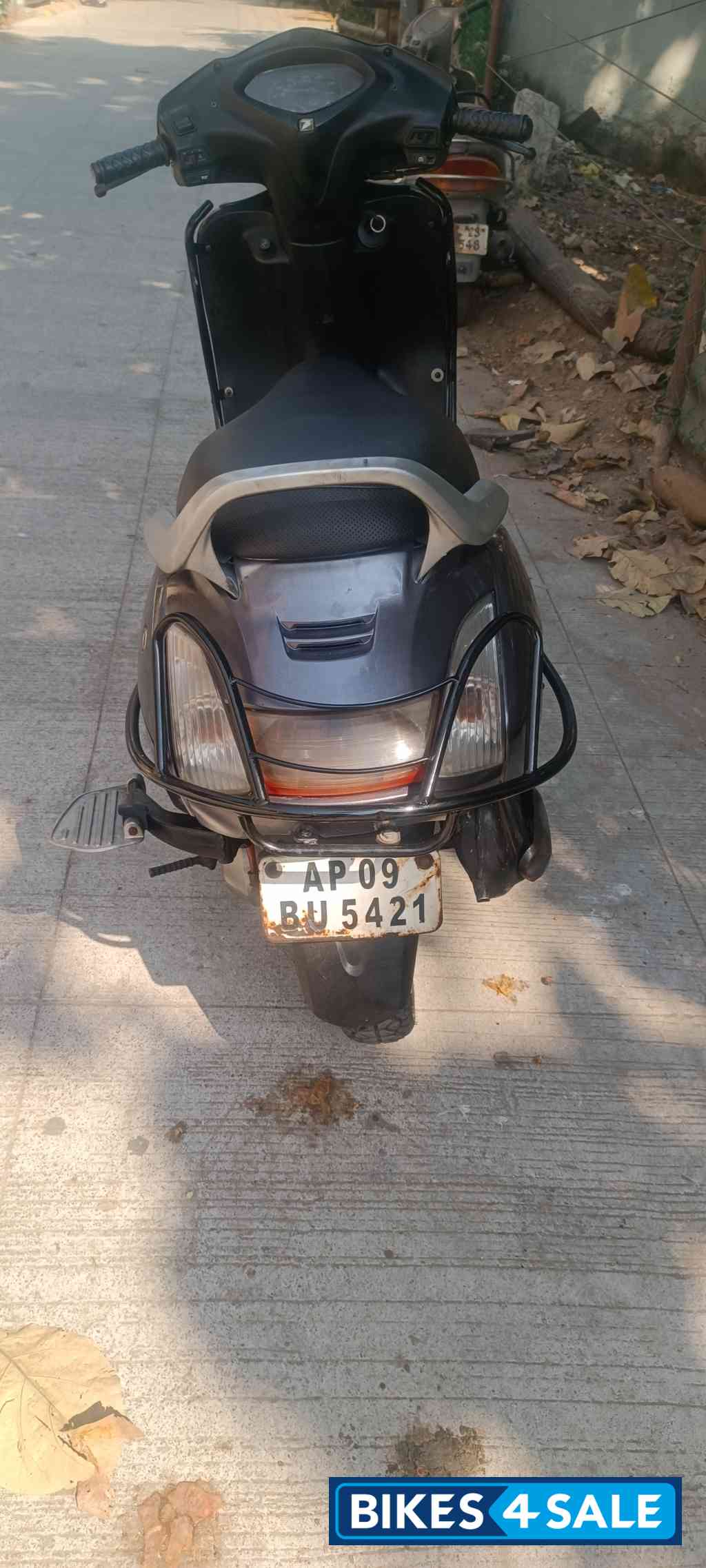 Gray Honda Activa
