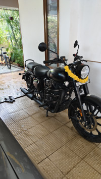 Royal Enfield Classic Stealth Black 2024 Model