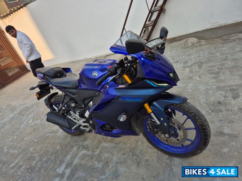 Racing Blue Yamaha R15 V4
