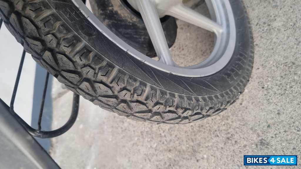 Bajaj Platina 100 ES