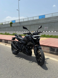 Brooklyn Black Bajaj Pulsar N250 Dual Channel ABS