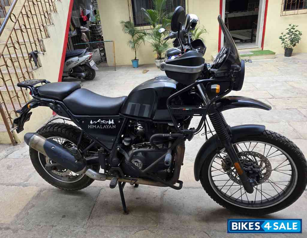 Granite Black Royal Enfield Himalayan