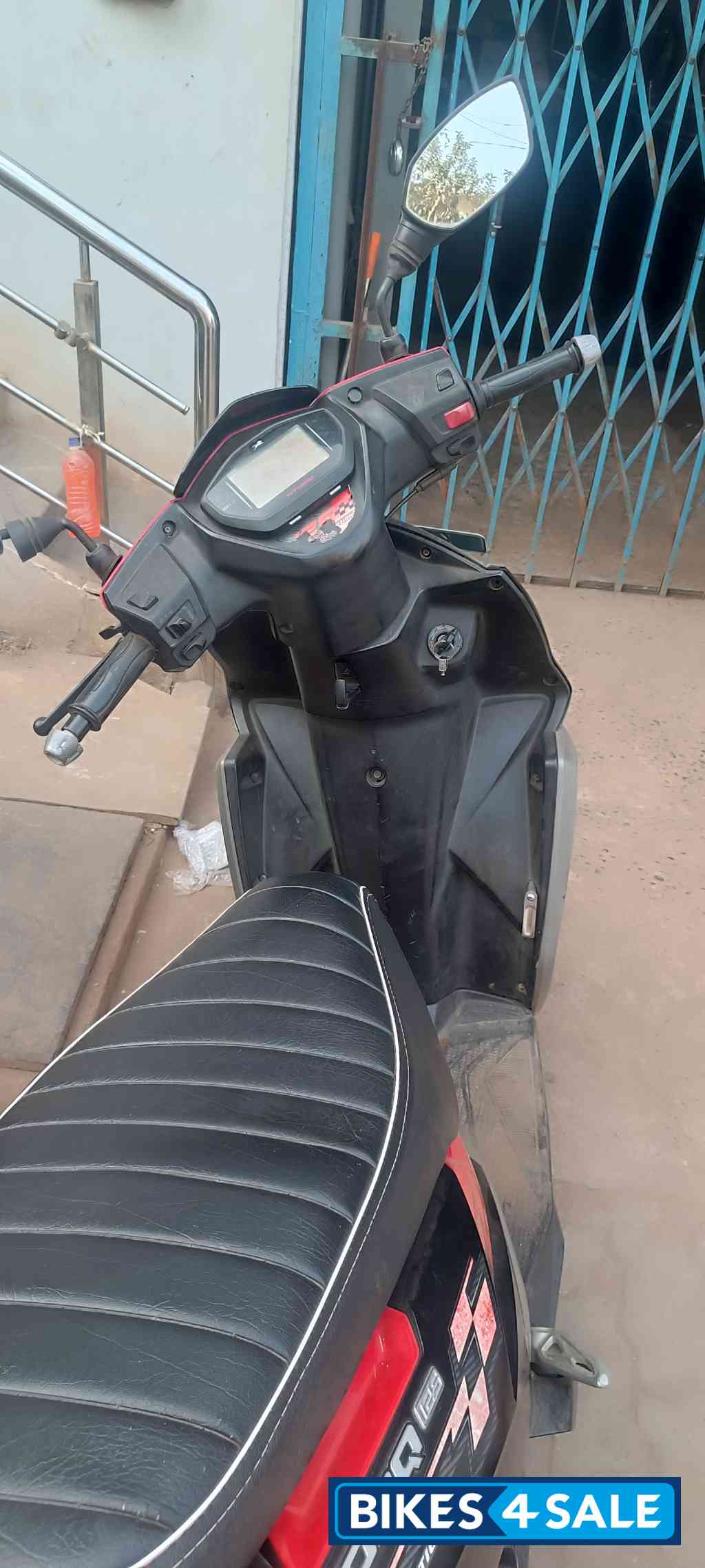 Black+red TVS NTORQ 125