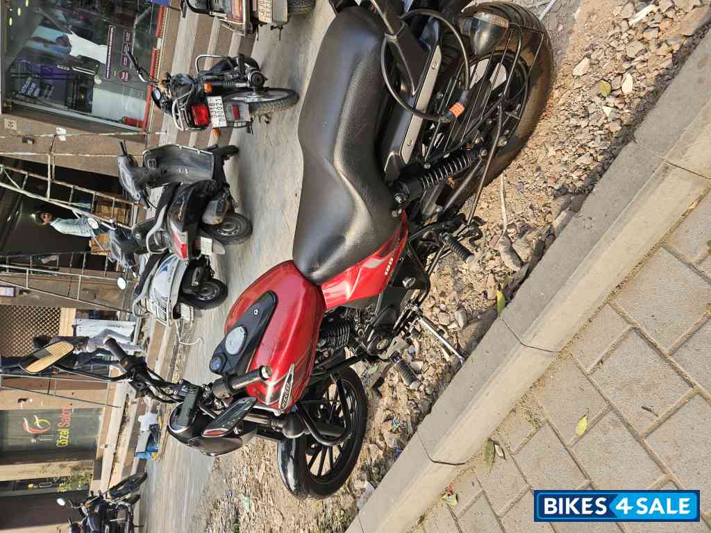 Bajaj Avenger Street 180