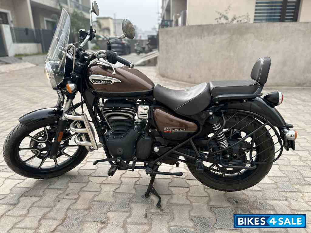 Royal Enfield Meteor 350 Supernova