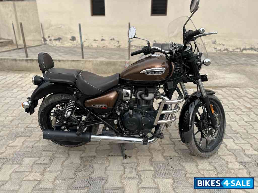 Royal Enfield Meteor 350 Supernova
