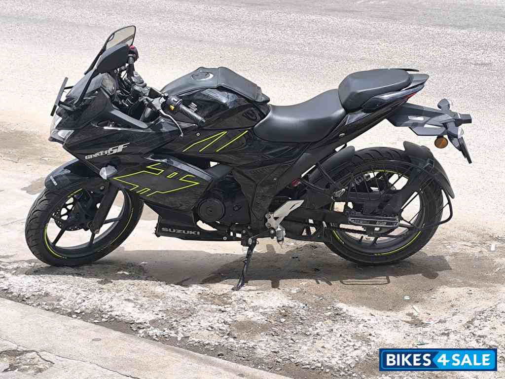 Suzuki Gixxer SF