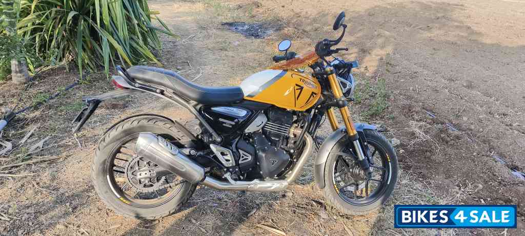 Yellow Triumph Speed 400 2025
