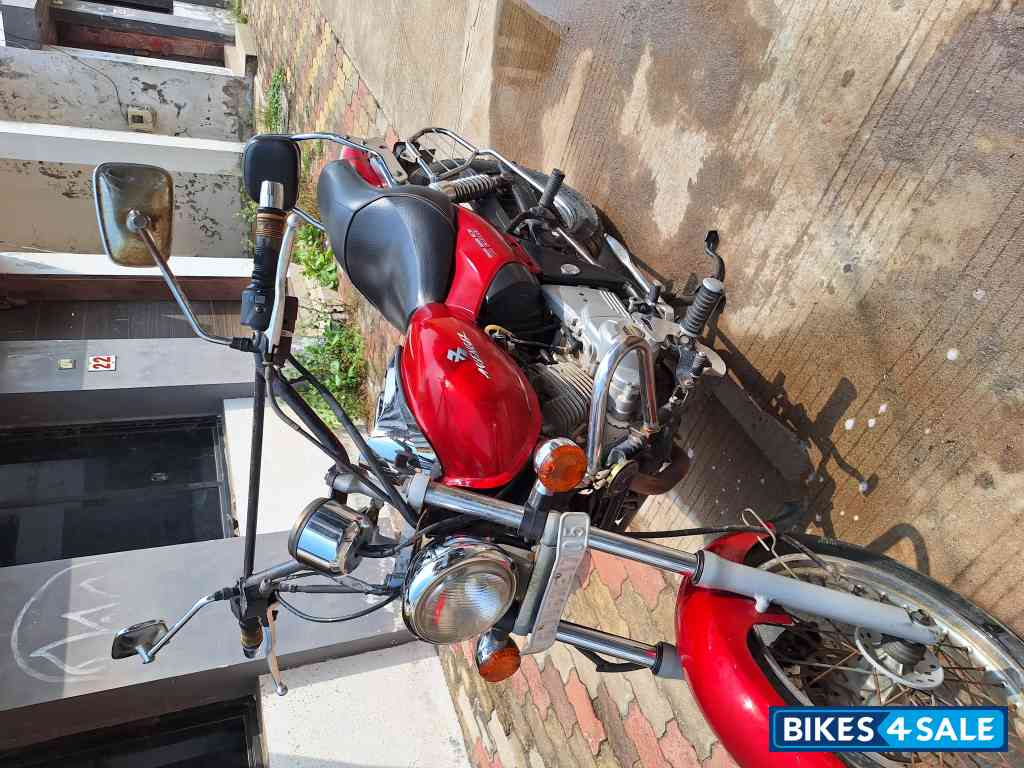 Red Bajaj Avenger Cruise 220 Red Bajaj Avenger Cruise 220