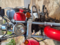Red Bajaj Avenger Cruise 220
