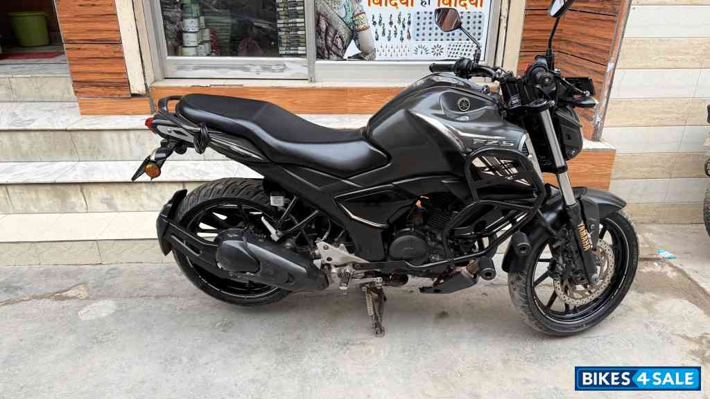 Yamaha FZ-S FI V3 Yamaha FZ-S FI V3