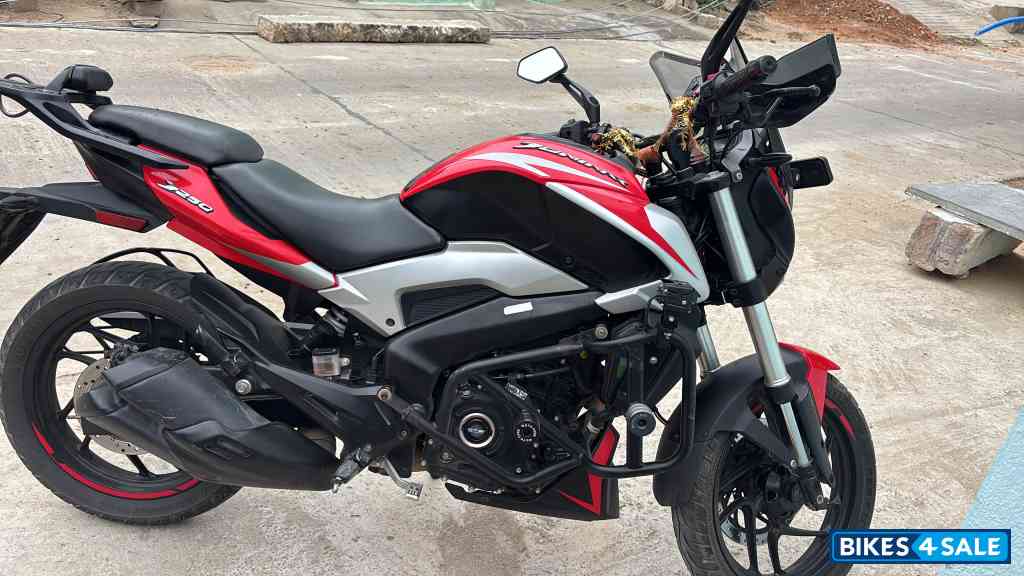 Bajaj Dominar 250 2022