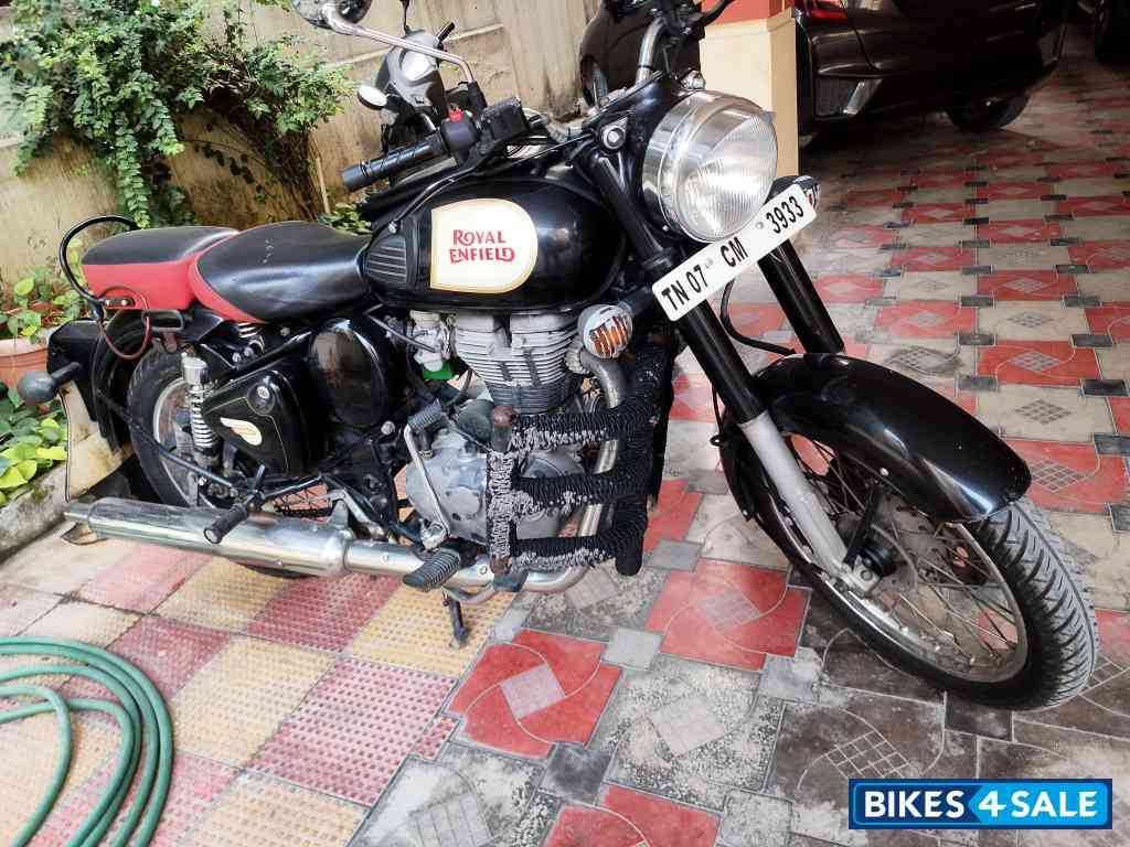 Black Royal Enfield Classic 350