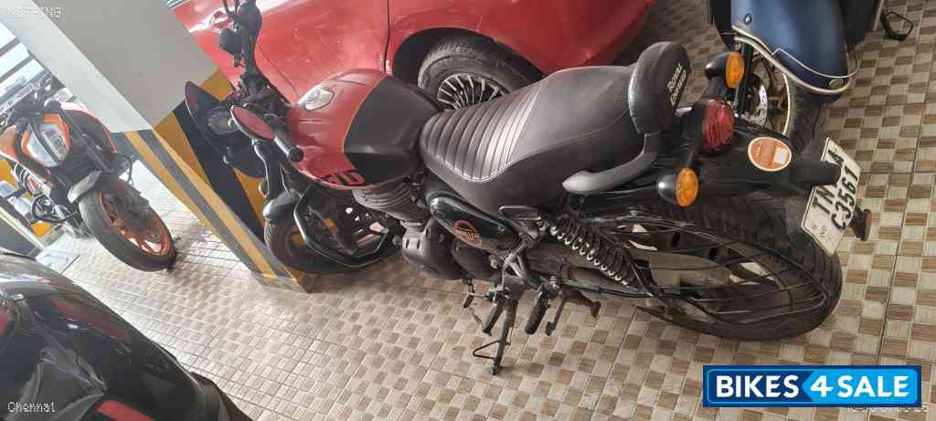 Rebel Red Royal Enfield Hunter 350 Metro