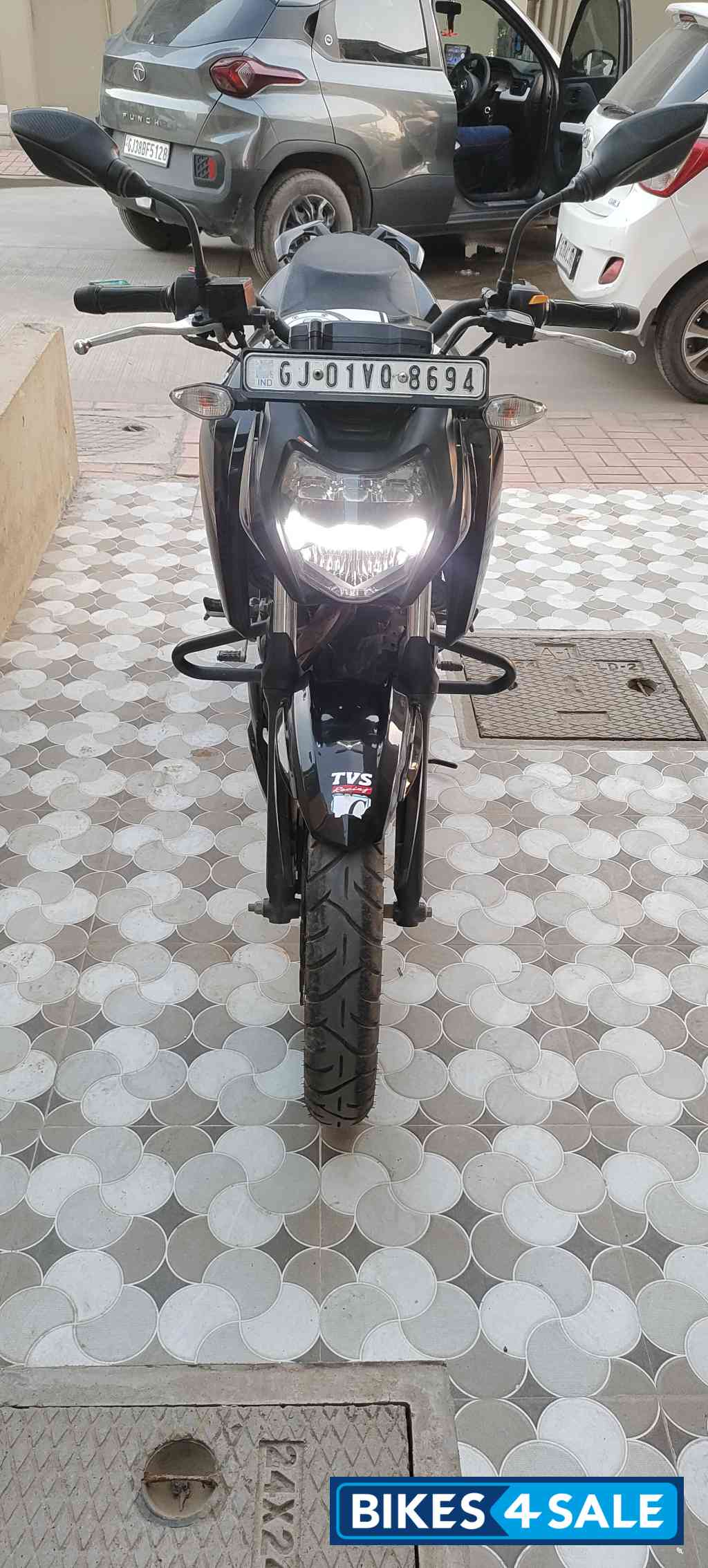 TVS Apache RTR 160 4V BS6