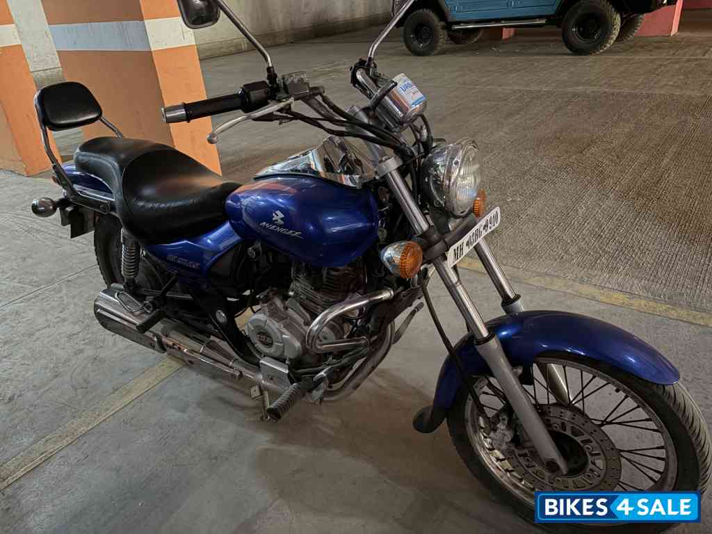 Bajaj Avenger 200 DTS-i