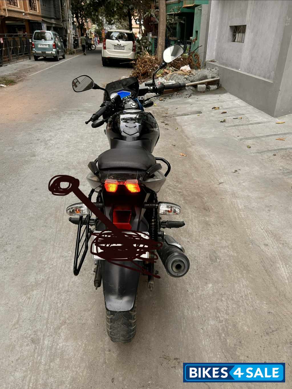 Black Silver Bajaj Pulsar 150 DTSi