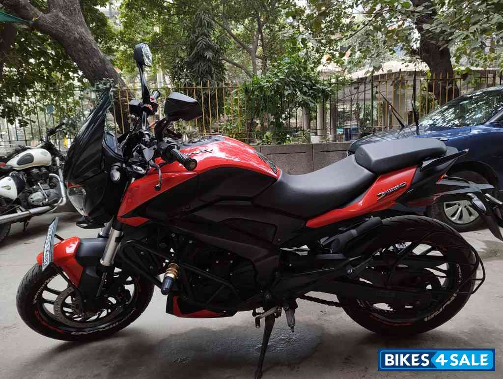 Red Bajaj Dominar 250