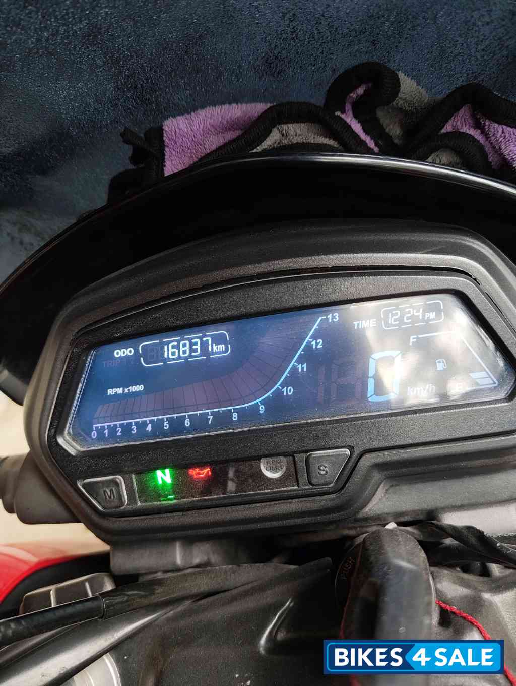 Red Bajaj Dominar 250