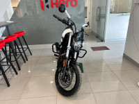 White Hero Mavrick 440