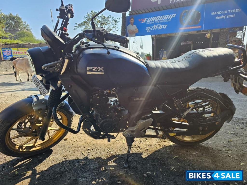Royal Blue Yamaha FZ-X Royal Blue Yamaha FZ-X